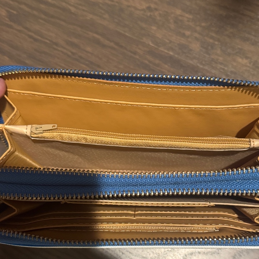 Michael Kors Blue and White Striped Wristlet - Picture 4 of 7
